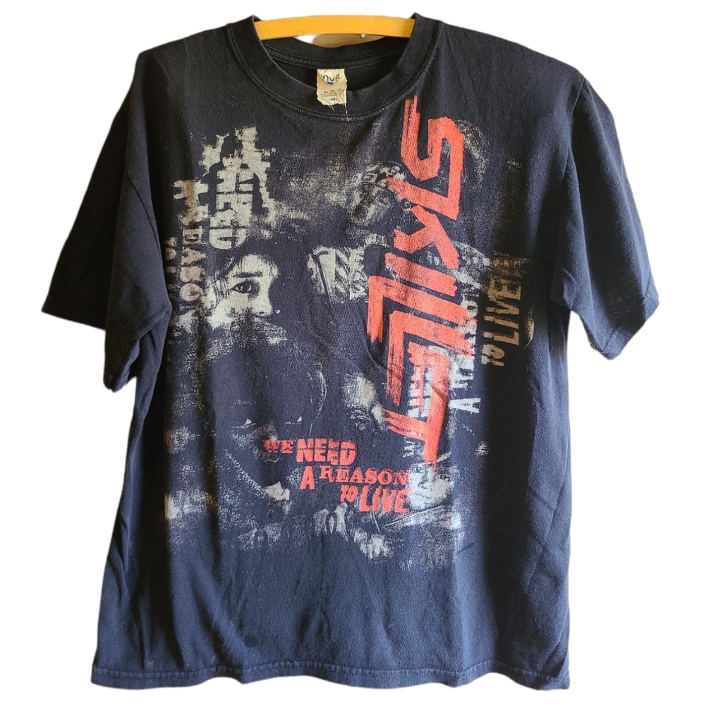 Vintage Skillet black anvil Rock band tee Medium